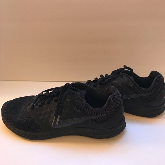 Nike downshifter 7, mens tennies ,size 8.5 - Picture 1 of 9